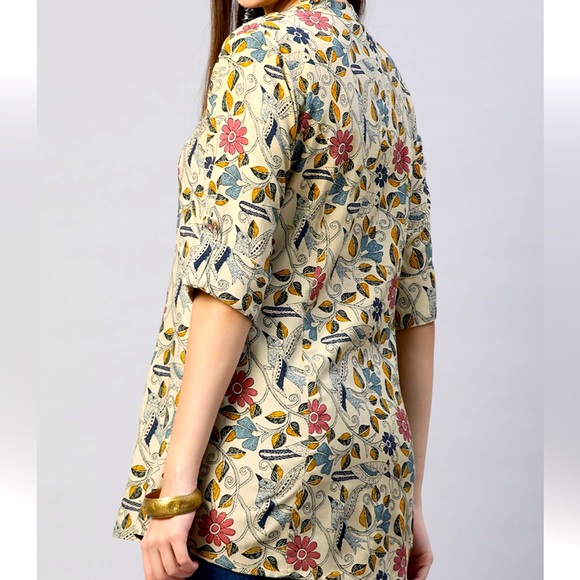 Tunic - Beautiful Print NWOT - Picture 2 of 2